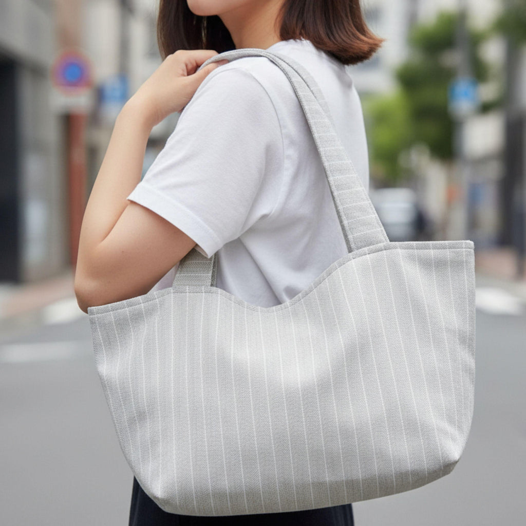 Old Money Tote – Hellgrau & Ivory