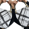 Designer Tasche aus Wien mit grafischem Schwarz-Weiß Linienmuster – nachhaltige Heritage Atelier Tasche Medium