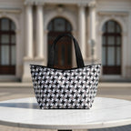 Old Money Tote – Schwarz, Grau & Hahnentritt